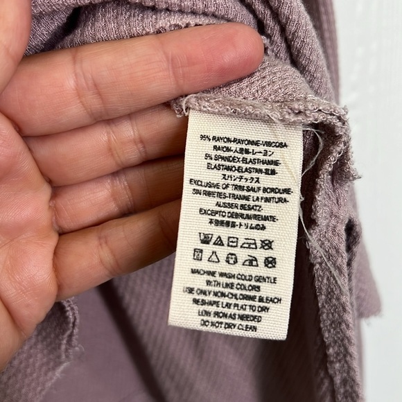 Free People - We The Free Plum Moonrise Cutwork Thermal V Neck Blouse Size Small - Picture 11 of 13